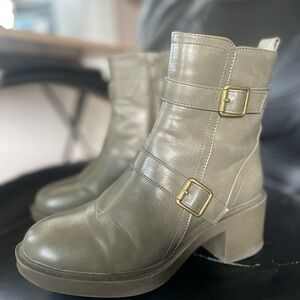 Size 6 Elditas greenish boots